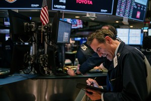 Giao dịch chứng khoán khối ngoại ngày 14/4: Bán ròng hơn 1.000 tỷ đồng, tâm điểm là cổ phiếu Vingroup